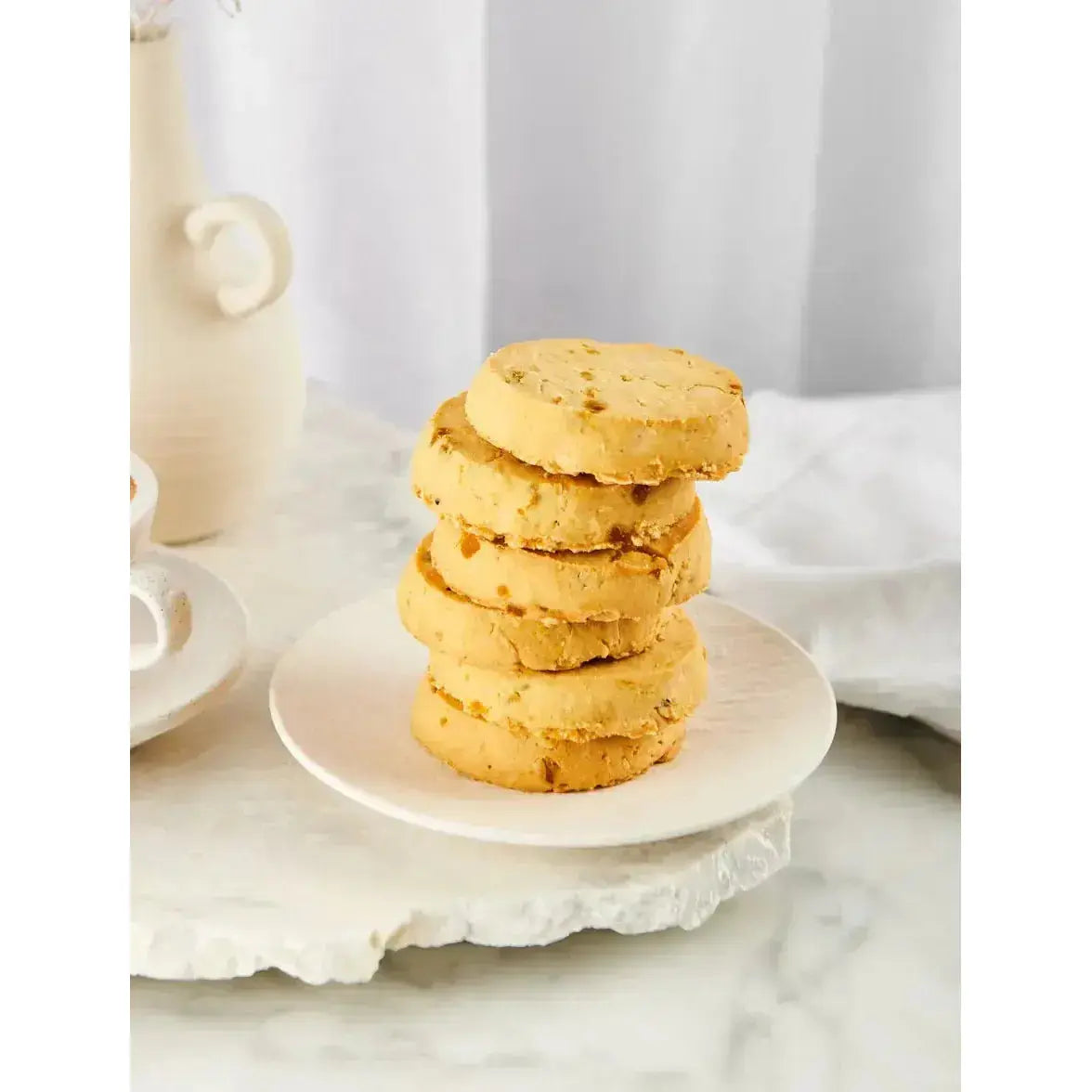 Byron Bay Tropical Mango & Passionfruit Café Cookie – 60 g Individually Wrapped Byron Bay Cookies
