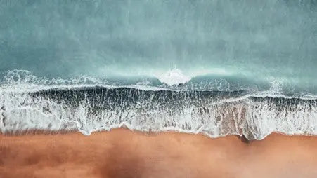 picture of sand and sea
