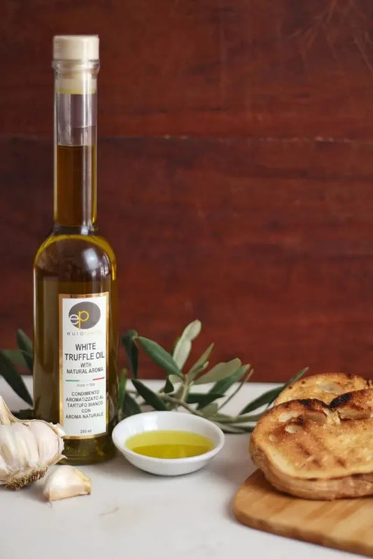 Unlock-Culinary-Magic-Explore-White-Truffle-Oil-Wonders petitstresors