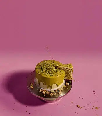Innovative-Ways-to-Use-Pistachio-Spread-in-Professional-Desserts petitstresors