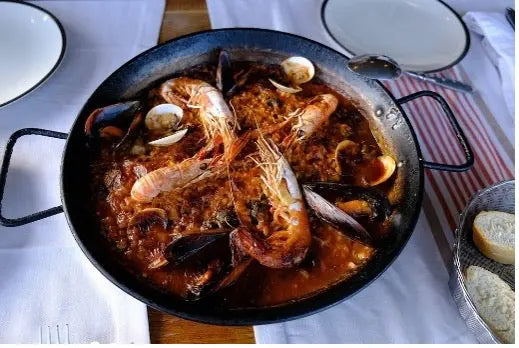 picture of paella in paella pan